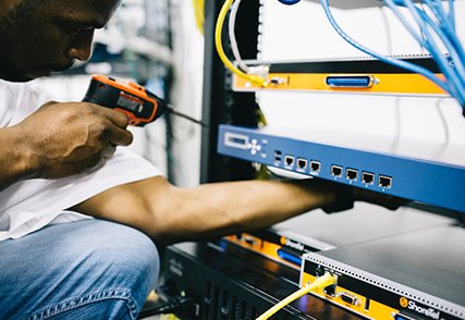 Maintenance & Administration des Réseaux — UP'TECH Formation Dakar